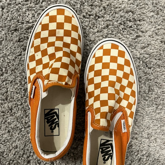 VANS - Picture 1 of 3
